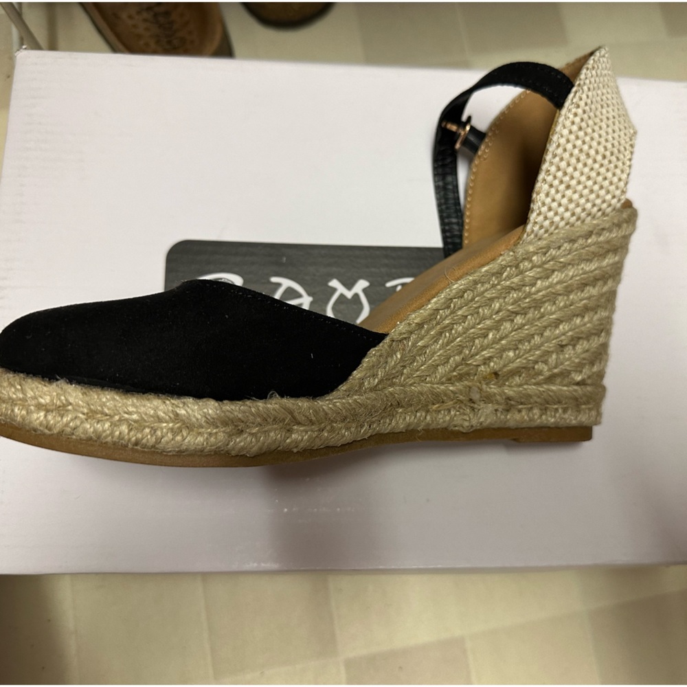 Women’s sandals
